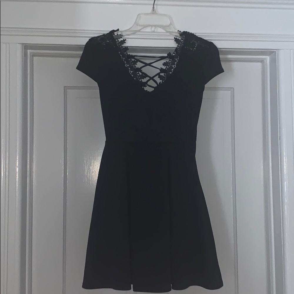 Super cute dress!